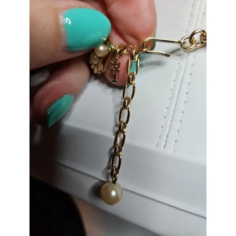 VINTAGE CROWN TRIFARI SIGNED FAUX PEARL BRUSHED AND GOLD TONE NECKLACE - Picture 12 of 13